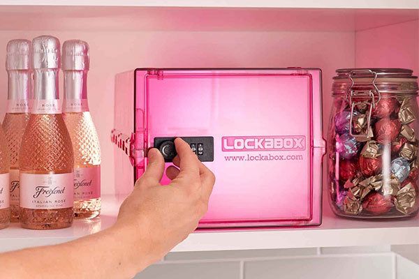 Lockable food box – An Essential For Any Student!