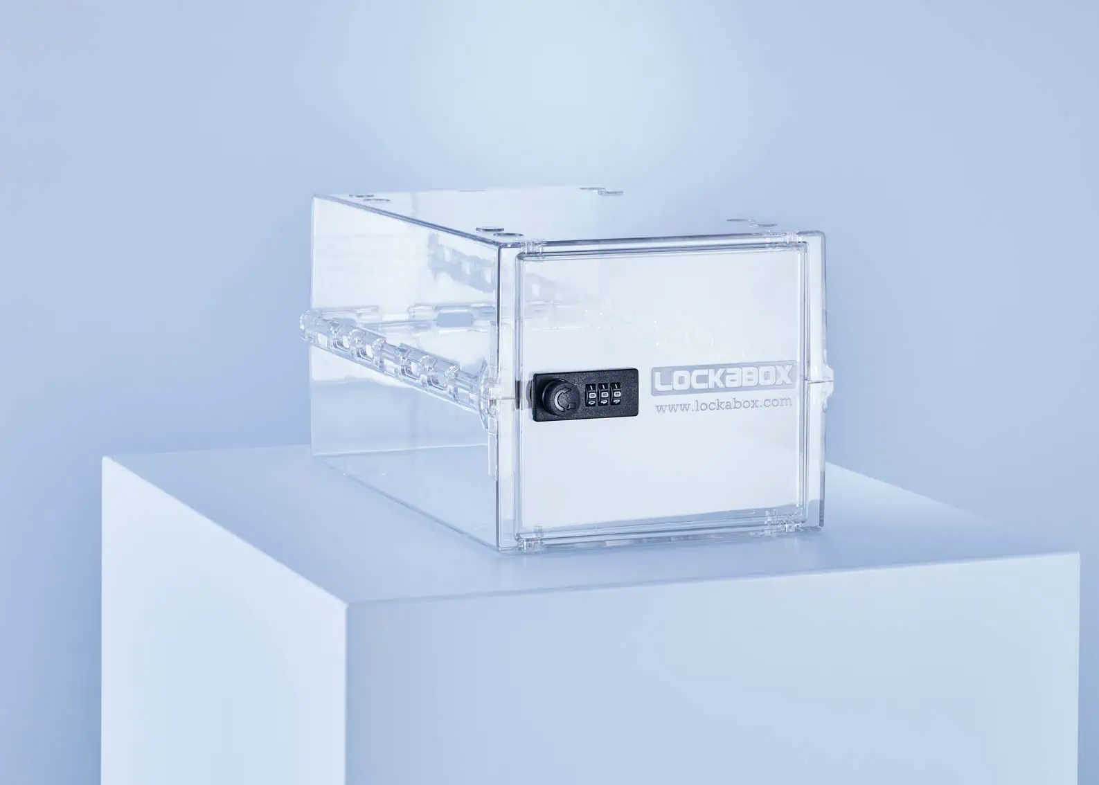 Lockabox one crystal on plinth